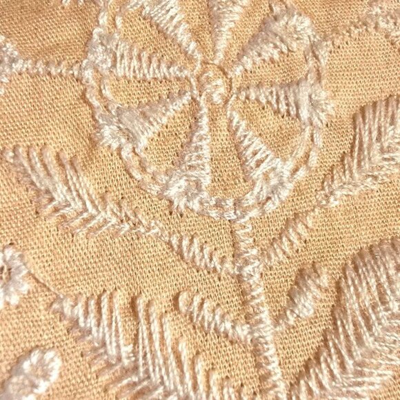 Sweet Wanderer Adorable eyelet trimmed embroidered apricot top M - Picture 5 of 11